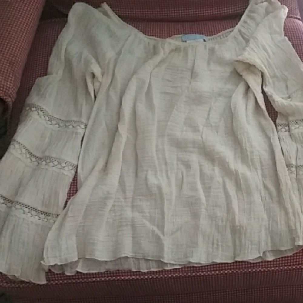 2 Much LA gauze top w bells sleeves and lace